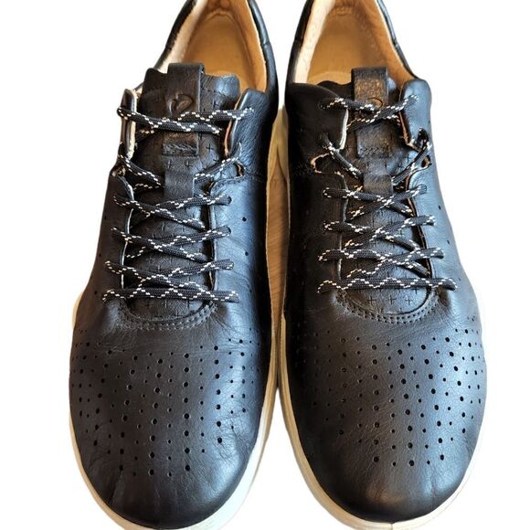 Ecco Biom Women's Black Leather Sneakers - Picture 2 of 6